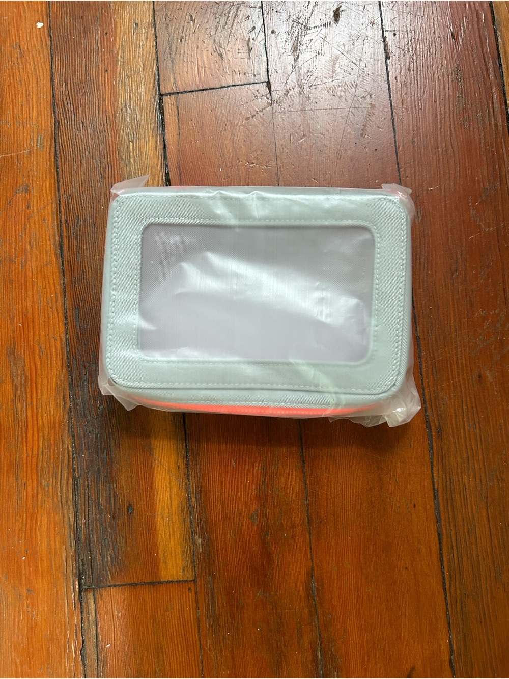 Flyte.70 Vanity Case - Picture 3 of 4